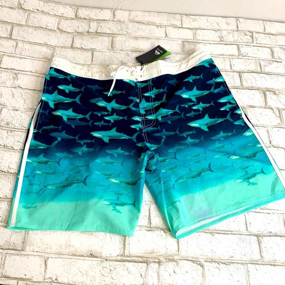 🦈 Like New Quicksilver Highline 4way stretch board shorts Shark print